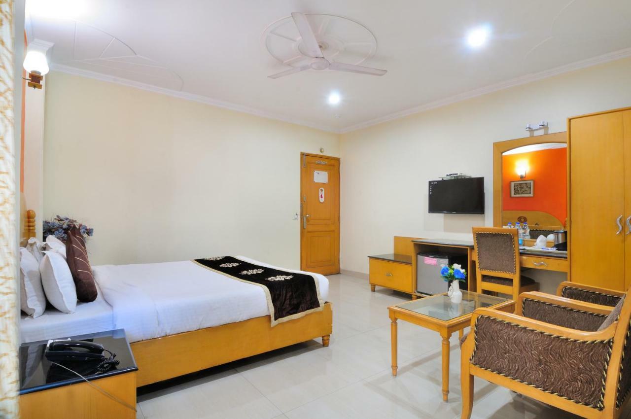 Hotel Maharaja Residency Джаландхар Экстерьер фото