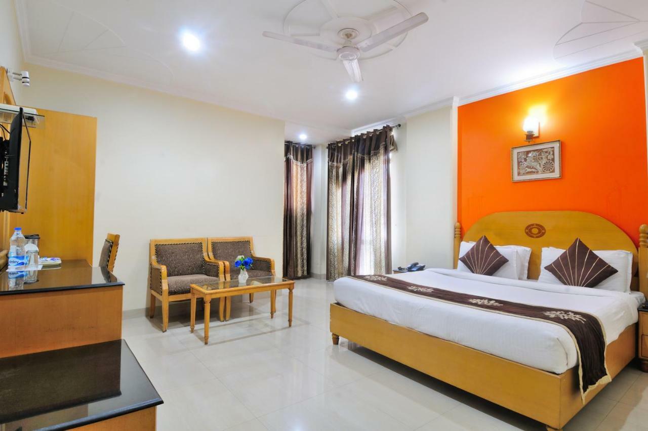 Hotel Maharaja Residency Джаландхар Экстерьер фото