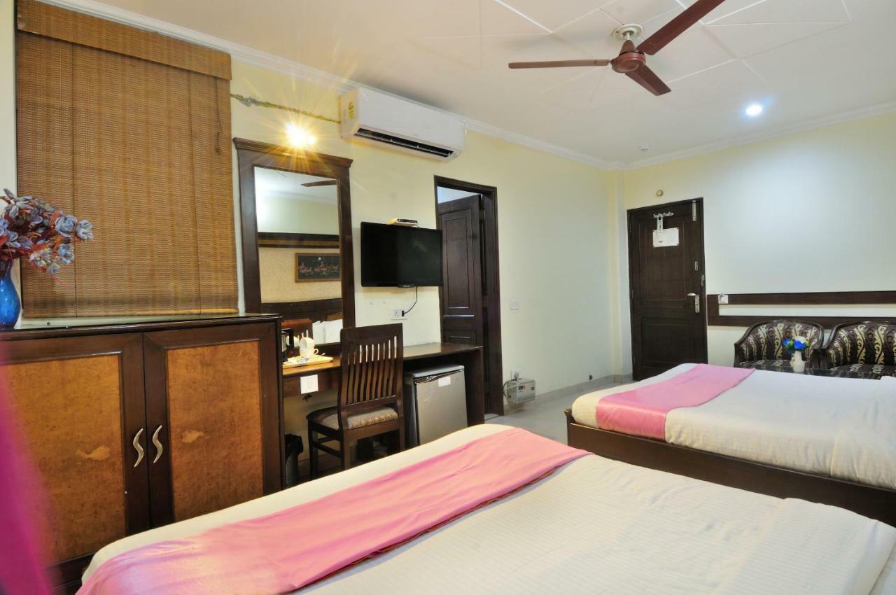 Hotel Maharaja Residency Джаландхар Экстерьер фото