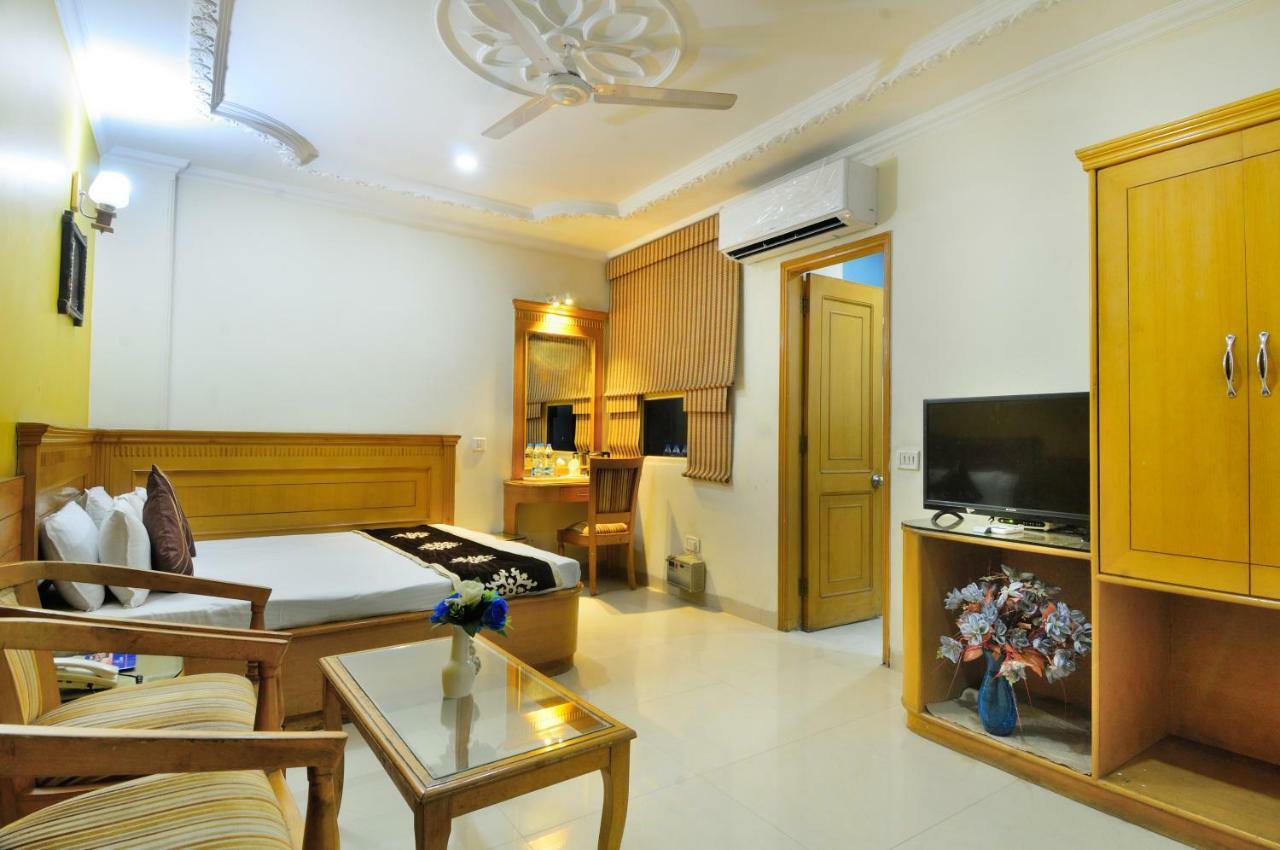Hotel Maharaja Residency Джаландхар Экстерьер фото
