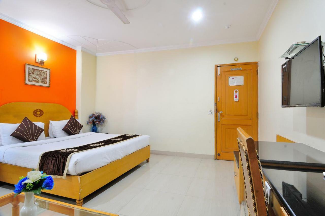 Hotel Maharaja Residency Джаландхар Экстерьер фото